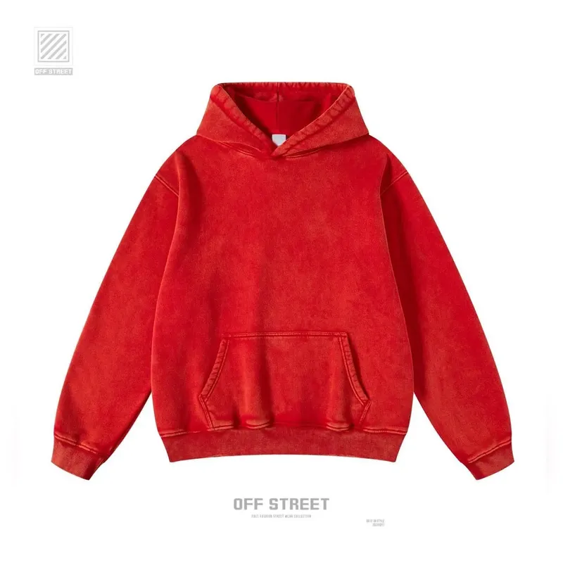 Худи 260305 на белом фоне.